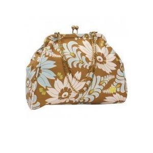 Super cute and feminine amy butler clutch 🌺